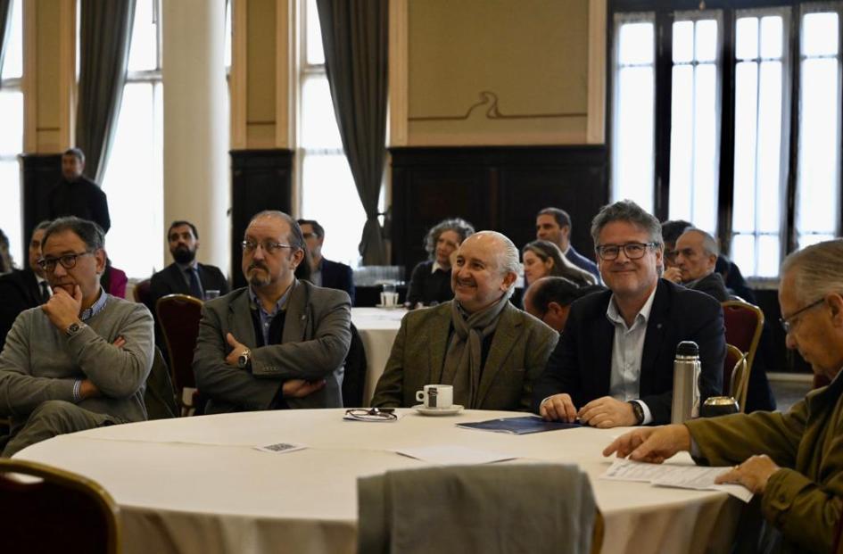 autoridades MEC y UNESCO en el 4to. Taller Reordenamiento del área de ciencia y tecnologia autoridades MEC y UNESCO en el 4to. Taller Reordenamiento del área de ciencia y tecnologia