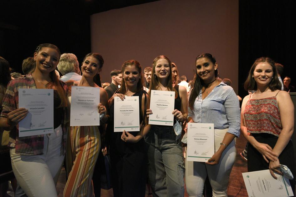 Grupo con diploma 