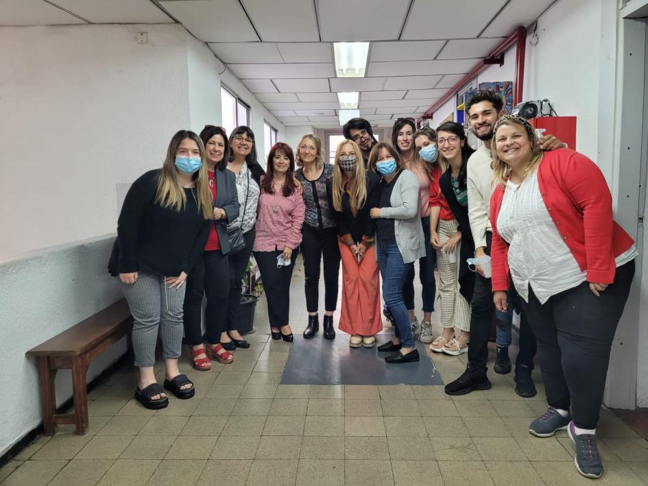 Un grupo de maestras interesadas en el proyecto junto a Tamara Liberman, Silvana López y Marita Cast Un grupo de maestras interesadas en el proyecto junto a Tamara Liberman, Silvana López y Marita Cast