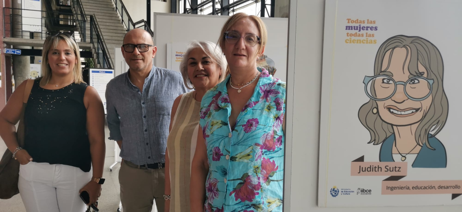 Inauguración muestra en el Cenur de Salto