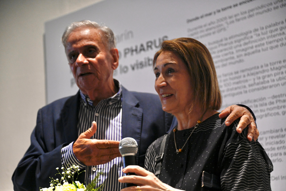 Artista Matilde Marín y periodista y fotógrafo, Juan Antonio Varese Artista Matilde Marín y periodista y fotógrafo, Juan Antonio Varese