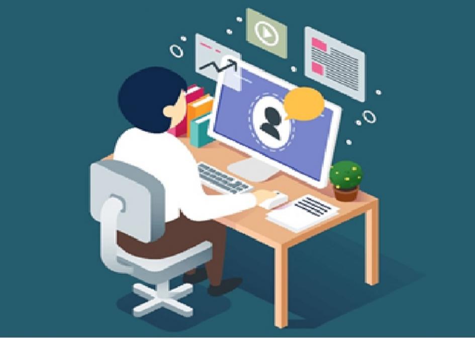 Cursos autoadministrados Mujer frente a pc