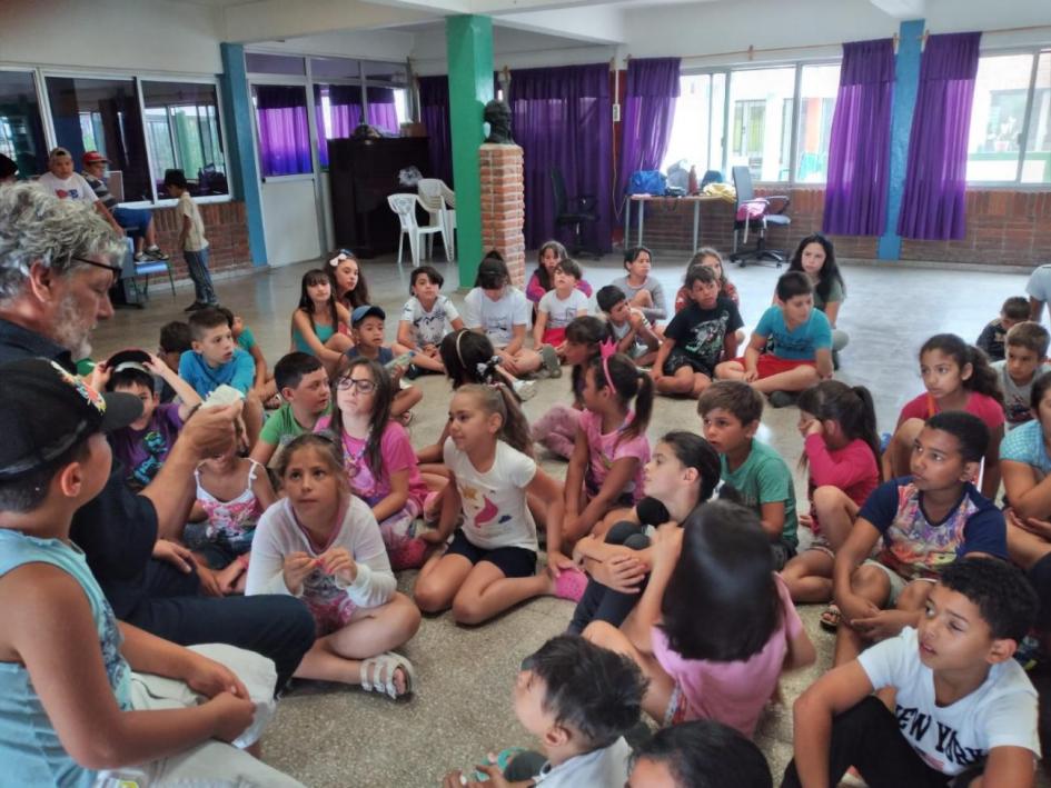 ronda de niños y niñas Verano educativo