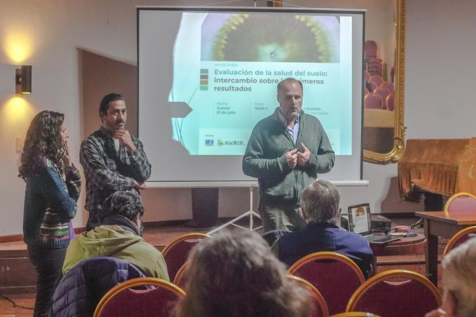 Taller “Evaluación y salud del suelo: intercambios sobre los primeros resultados”. Taller “Evaluación y salud del suelo: intercambios sobre los primeros resultados”.