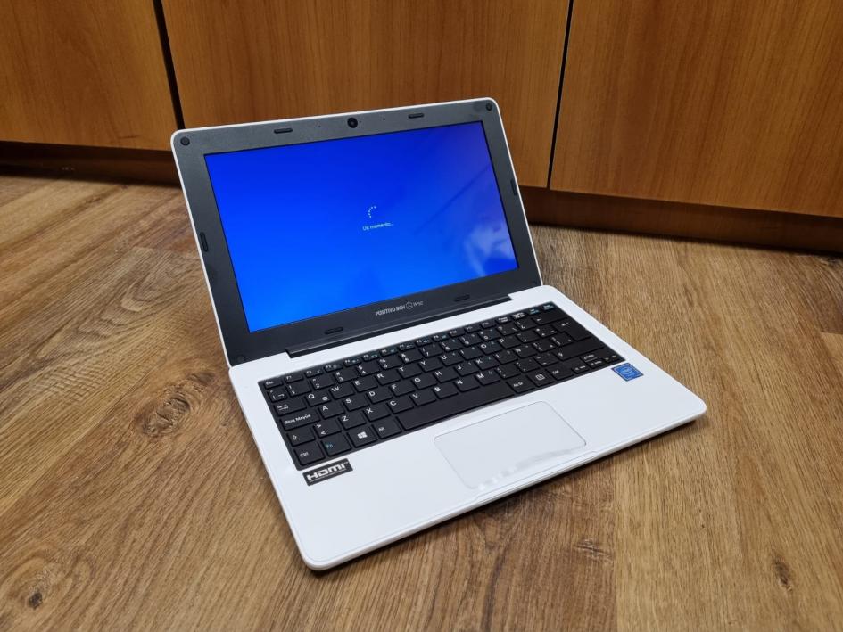 Equipos entregados por Ceibal para los centros Cecap Computadora tipo laptop