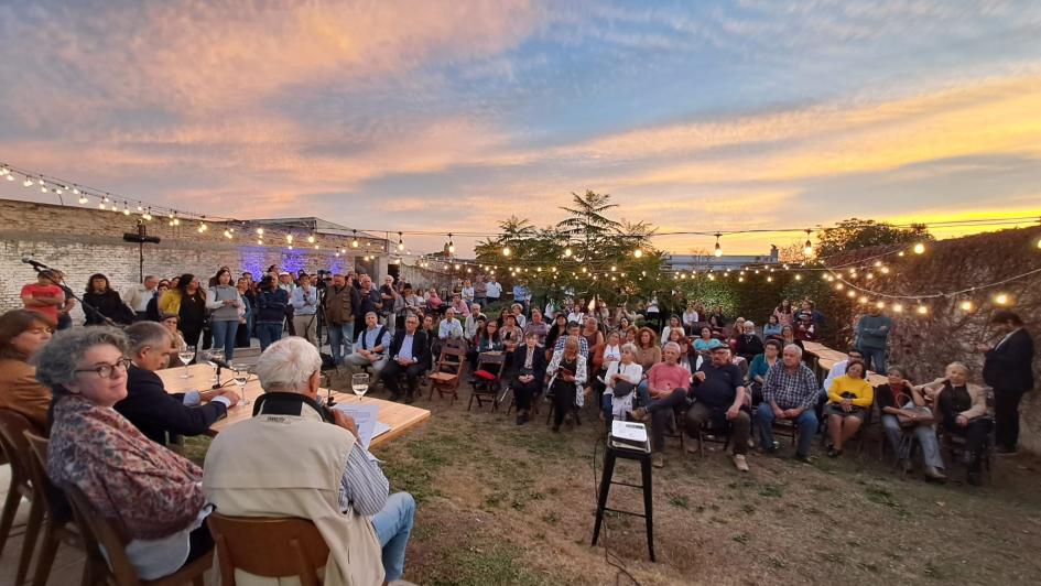 Inauguración de la primera Biblioteca temática 