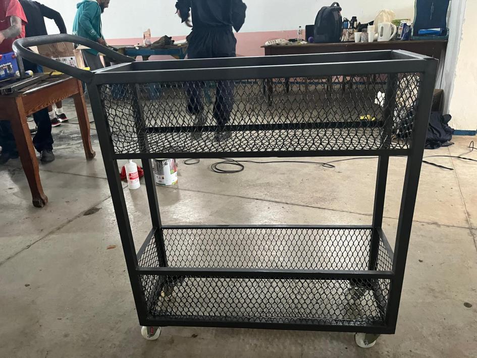 Unidad N.º 24 del Instituto Nacional de Rehabilitación. Mesa de herrero