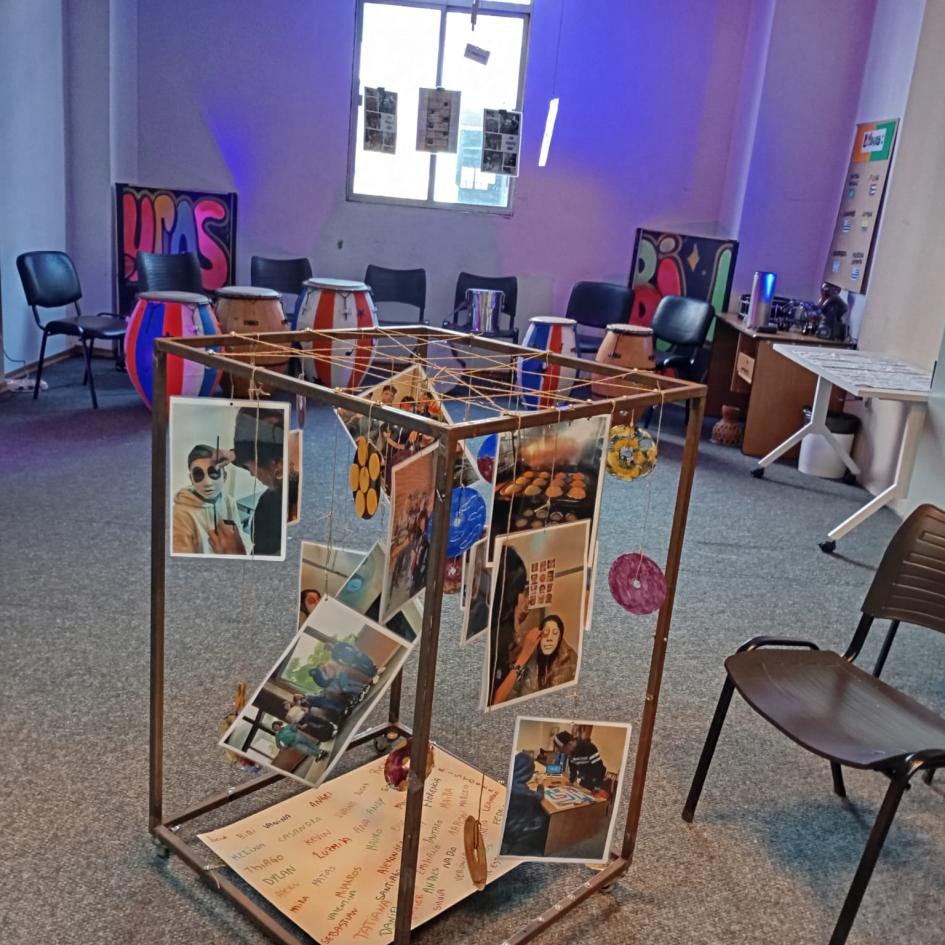 Cecap Cerro Exposición artística