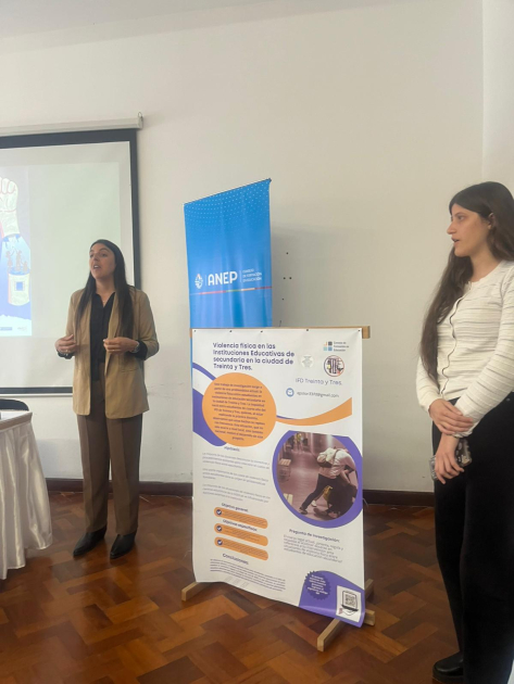 primer Coloquio de Educación para la PAZ Participantes en una ponencia