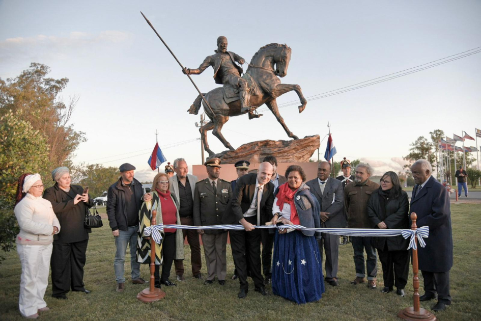 Inauguración monumento a Joaquín Lencinas en Las Piedras. Inauguración monumento a Joaquín Lencinas en Las Piedras.