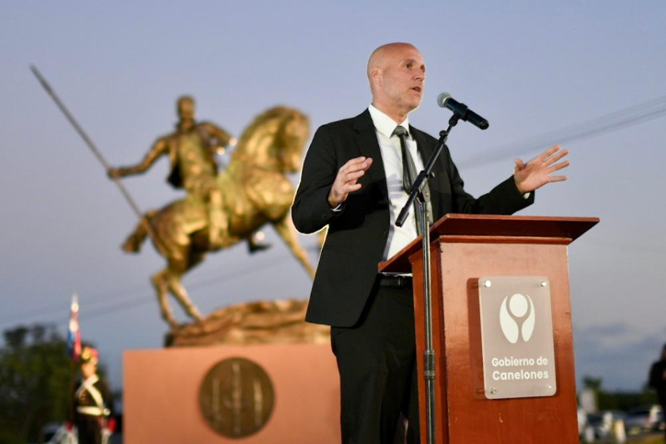 Inauguración monumento a Joaquín Lencinas en Las Piedras. Inauguración monumento a Joaquín Lencinas en Las Piedras.
