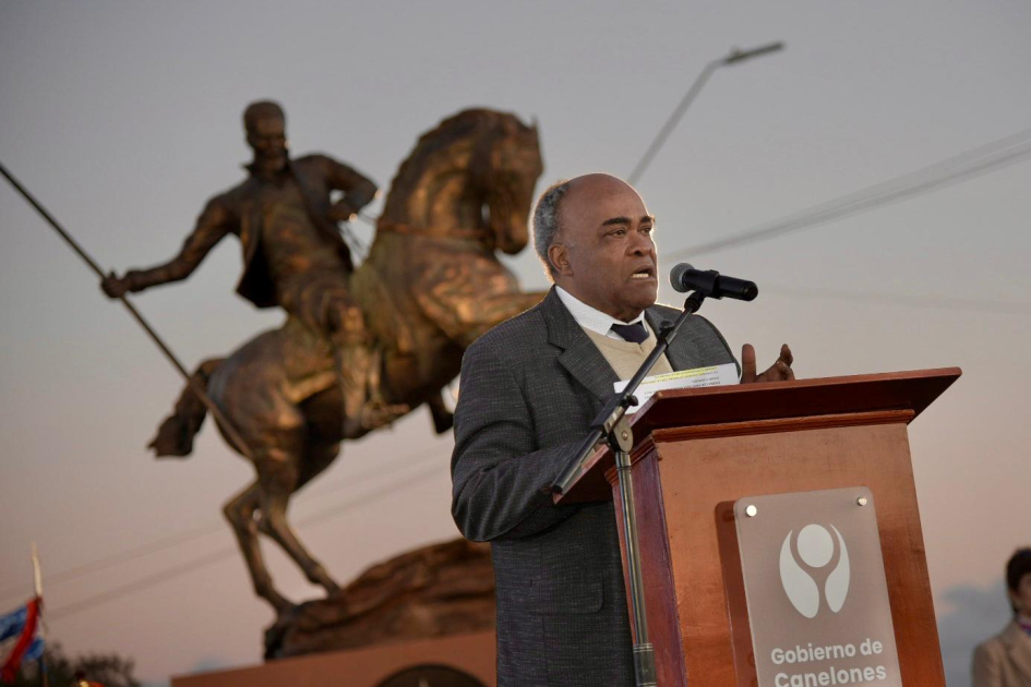 Inauguración monumento a Joaquín Lencinas en Las Piedras. Inauguración monumento a Joaquín Lencinas en Las Piedras.