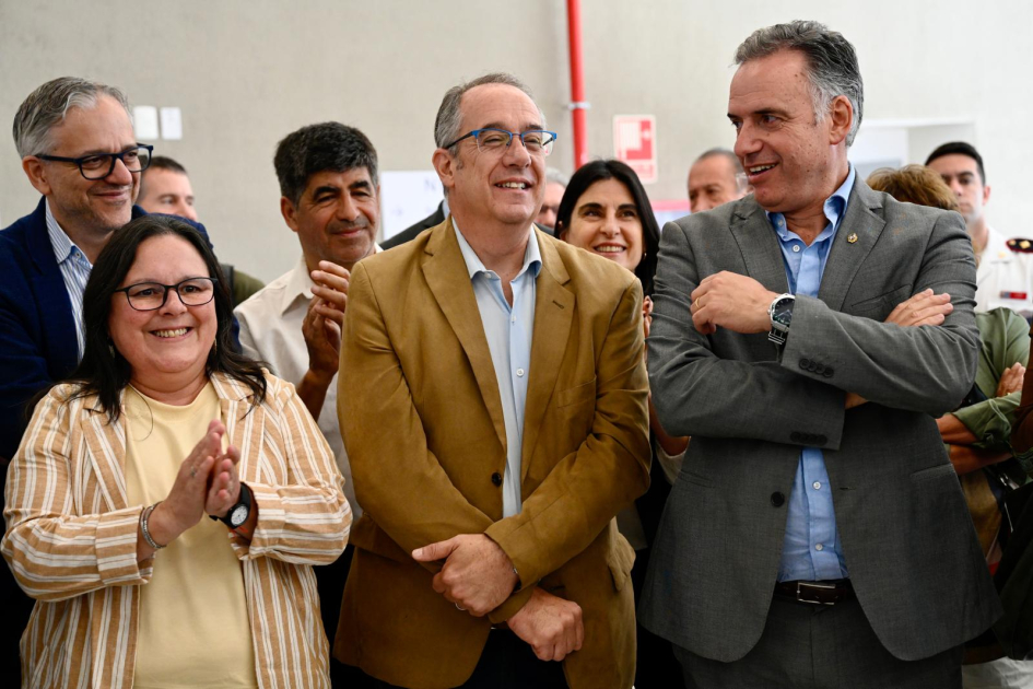 Nueva sede del Instituto Tecnológico Regional Este de la UTEC. Autoridades del MEC durante la recorrida por las instalaciones.