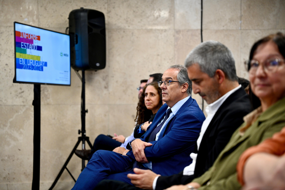 Autoridades en primera fila