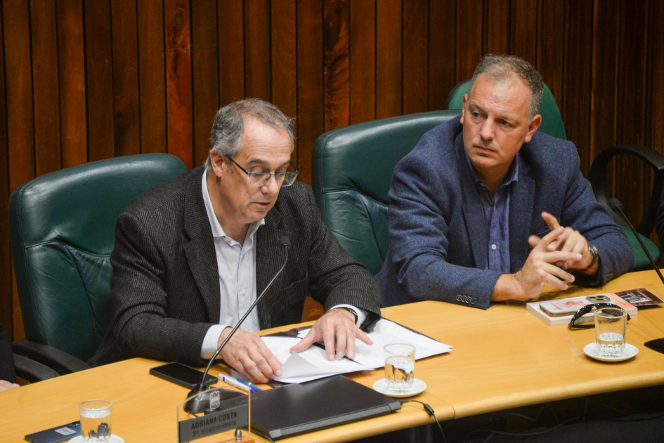 Ministro y director nacional de Educación durante la presentación