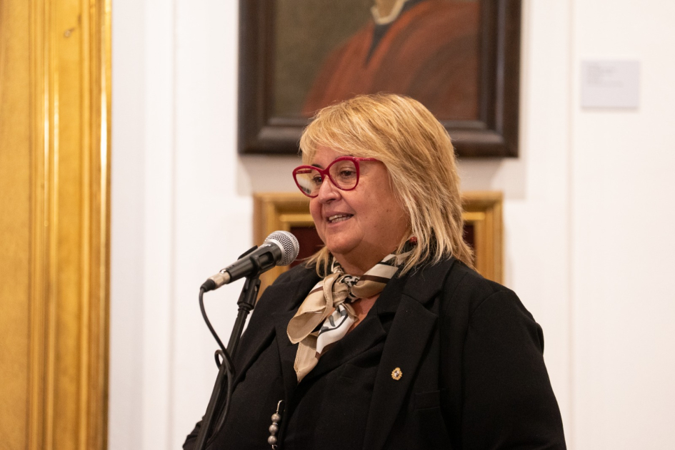 Sandra Lazo durante el coloquio. Fuente: Presidencia.