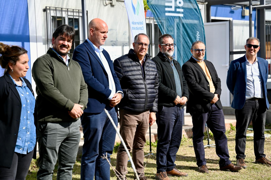Autoridades durante inauguración