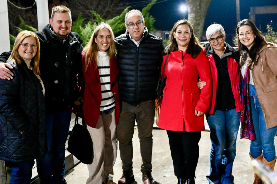 Ministro Mahía acompañó en Las Piedras firma de convenio que permitirá instalación de UTEC Ministro Mahía acompañó en Las Piedras firma de convenio que permitirá instalación de UTEC