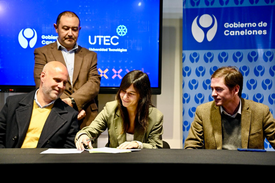 Ministro Mahía acompañó en Las Piedras firma de convenio que permitirá instalación de UTEC Ministro Mahía acompañó en Las Piedras firma de convenio que permitirá instalación de UTEC