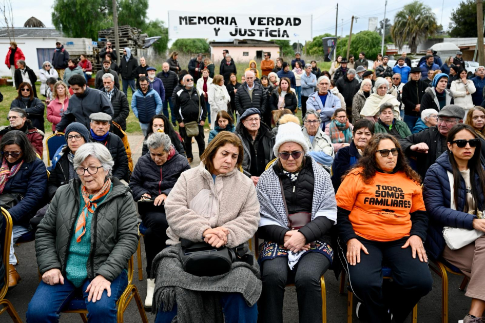 Integrantes de la Comisión Sitios de Memoria de Lavalleja. Integrantes de la Comisión Sitios de Memoria de Lavalleja.