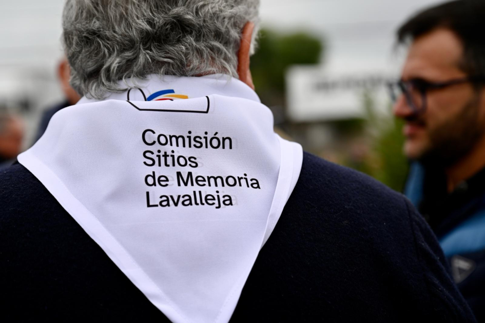 Comisión Sitios de Memoria de Lavalleja Pañuelo de Comisión Sitios de Memoria de Lavalleja