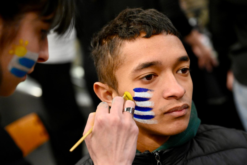 Autoridades del MEC acompañaron la jornada educativa por el debut de Uruguay en la Copa Mundial. Autoridades del MEC acompañaron la jornada educativa por el debut de Uruguay en la Copa Mundial.