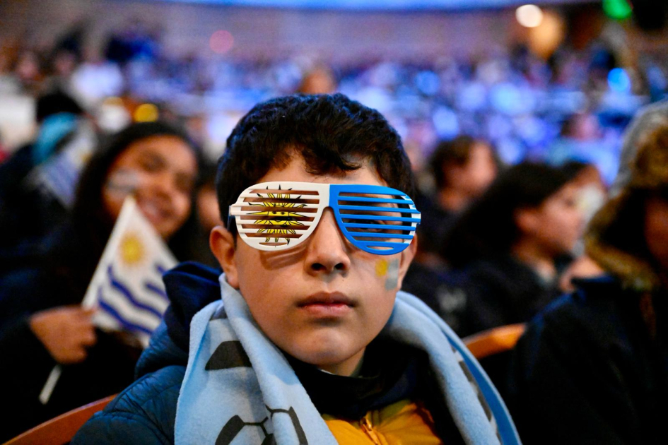 Autoridades del MEC acompañaron la jornada educativa por el debut de Uruguay en la Copa Mundial. Autoridades del MEC acompañaron la jornada educativa por el debut de Uruguay en la Copa Mundial.