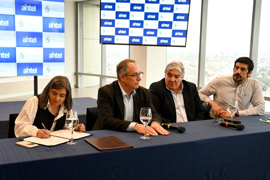 El MEC y Antel firmaron un acuerdo para impulsar acciones conjuntas en educación, cultura y transfor