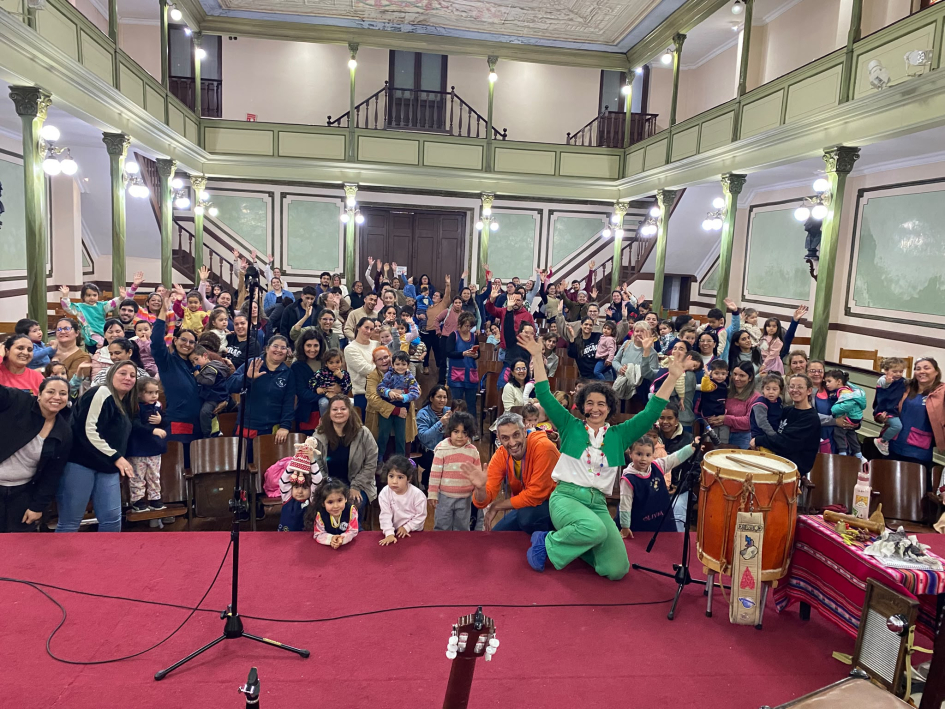 Experiencias Artísticas y Culturales para la Primera Infancia Espectáculo musical en un ateneo
