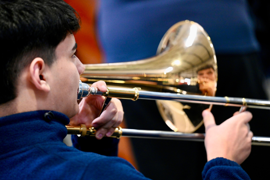 Con la música como protagonista se celebró el Día de la Niñez en la UAM Niño participando en la Orquesta y Coro Juvenil e Infantil del Uruguay