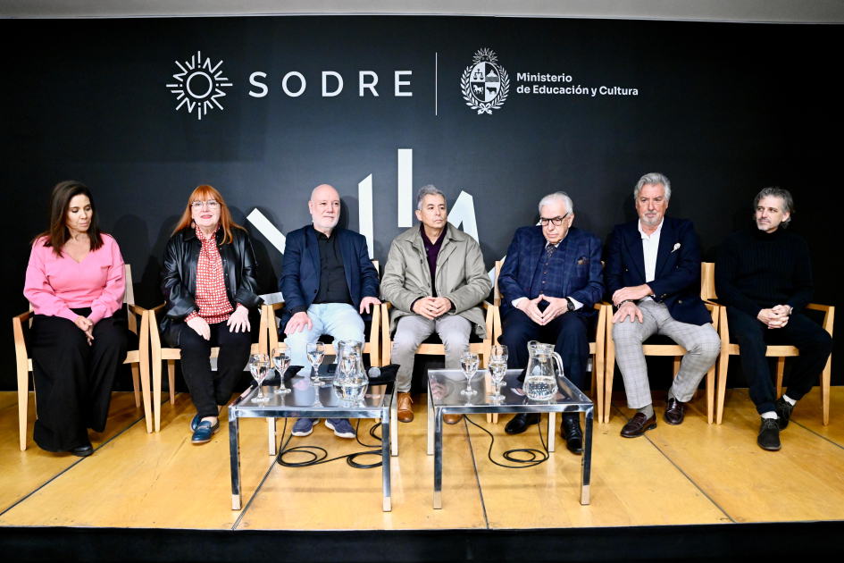Autoridades y el equipo de producción de la opera, presentes en la conferencia de prensa