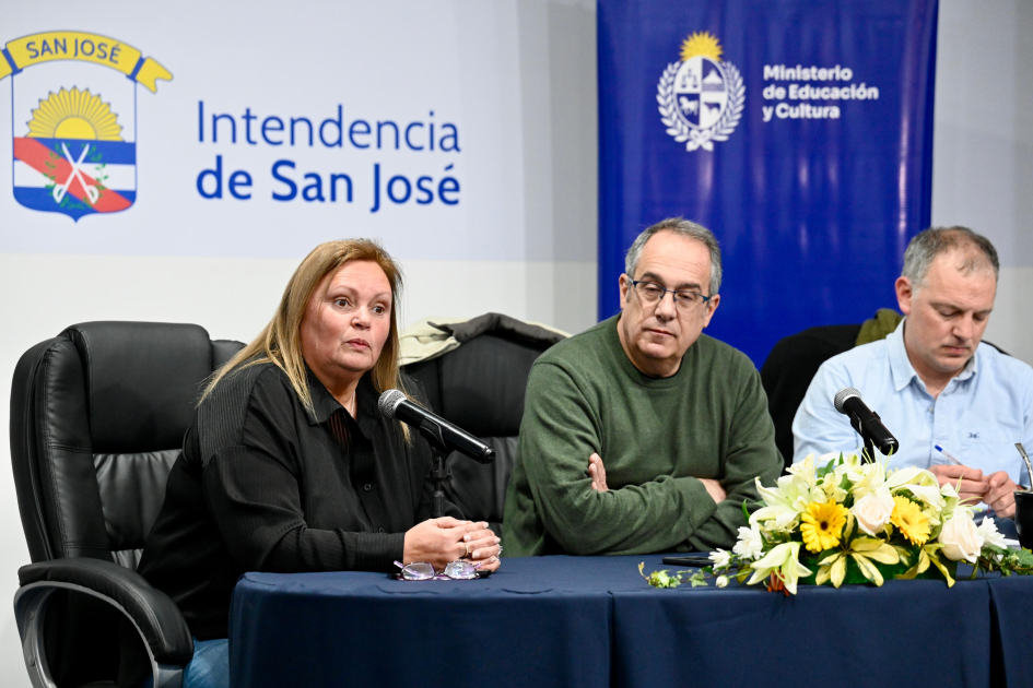Intendenta de San José, Ana Ana Bentaberry, presente en la presentación del proyecto de la UNED Presentación del proyecto de la Universidad de la Educación