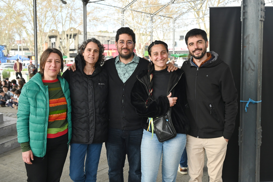 Al aire libro: una tarde para encontrarnos con las historias Autoridades en el evento «Al aire libro»