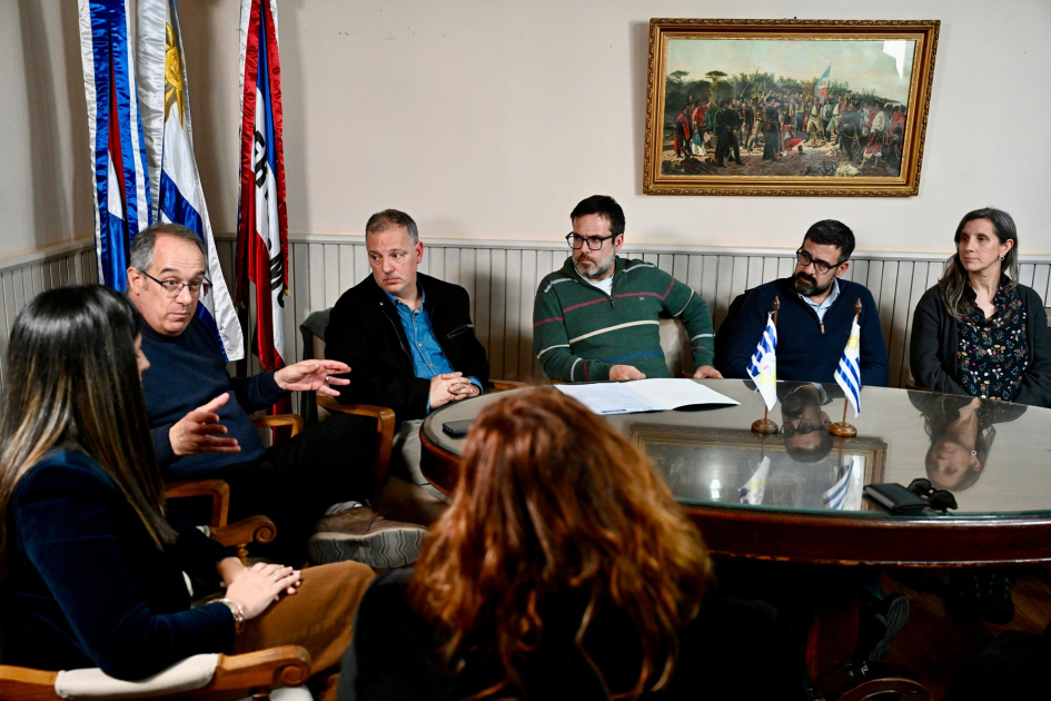 MEC e Intendencia de Treinta y Tres acuerdan la reapertura de un nuevo CECAP en el departamento Reunión con autoridades