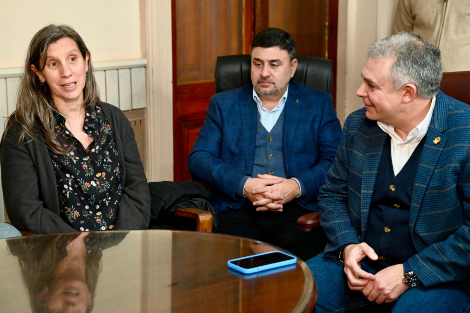 MEC e Intendencia de Treinta y Tres acuerdan la reapertura de un nuevo CECAP en el departamento Autoridades en reunión
