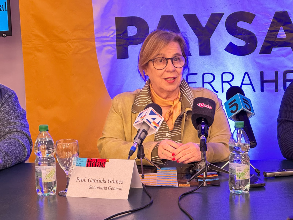 Prof. Gabriela Gómez, Secretaria general. Lanzamiento de la décima edición del Fidae en Paysandú Prof. Gabriela Gómez, Secretaria general. Lanzamiento de la décima edición del Fidae en Paysandú