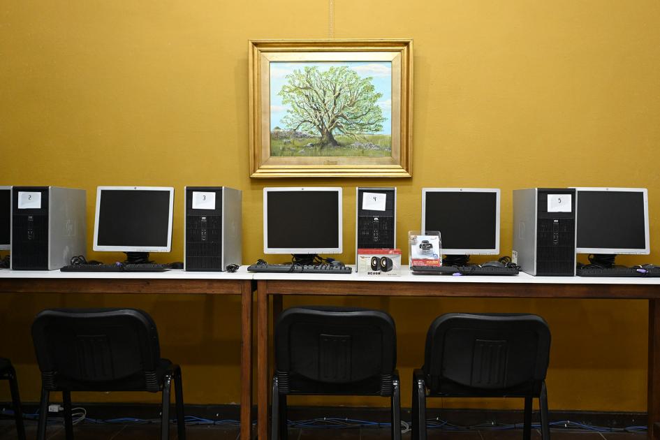 Sala de informática en el CCN Sarandí del Yí.