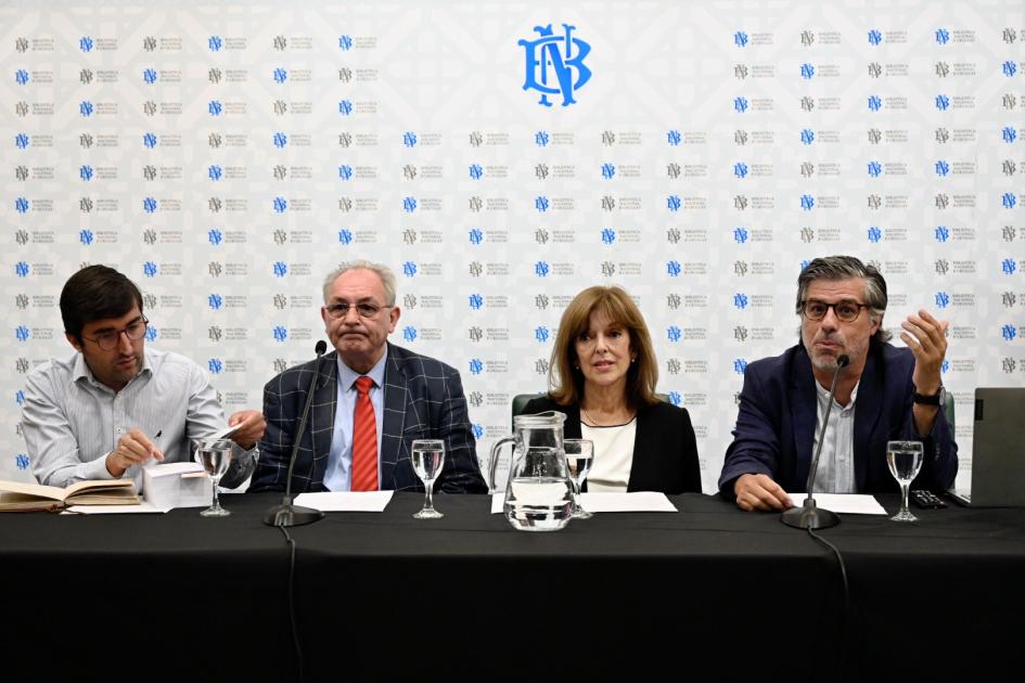 Pleno de la Comisión de Clásicos Uruguayos. Pleno de la Comisión de Clásicos Uruguayos.