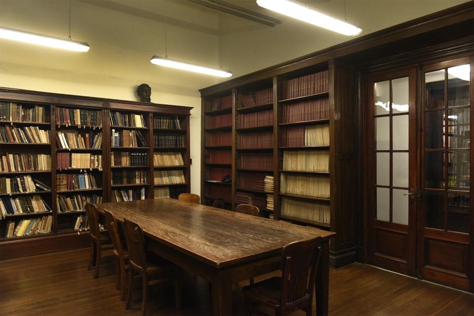 Biblioteca especializada del AGN.