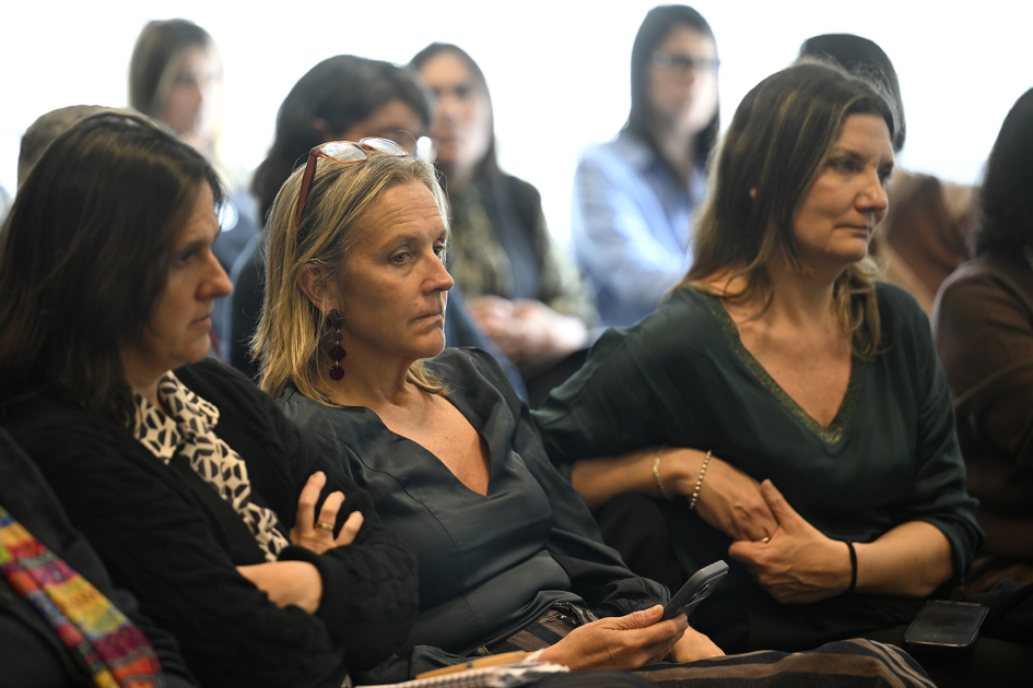 Directora de Medios Públicos junto a la encargada de Medios Digitales