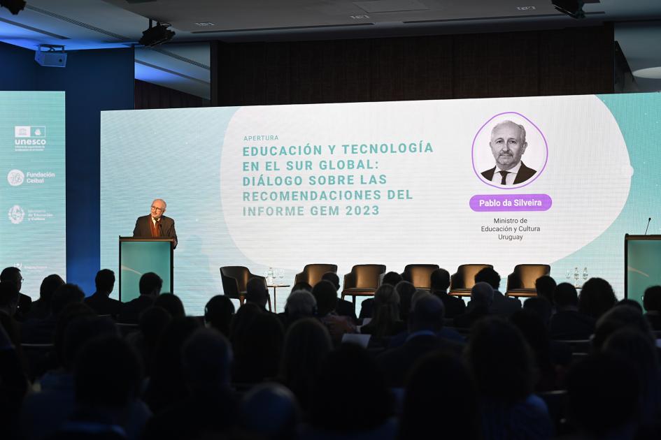 El ministro Da Silveira durante el lanzamiento del Informe GEM 2023.