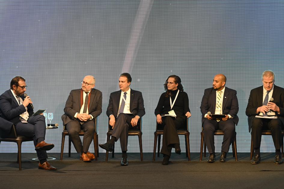 Panel de ministros de Educación durante el lanzamiento del Informe GEM 2023.