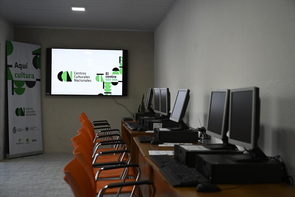 Sala de informática en el CCN San Javier.