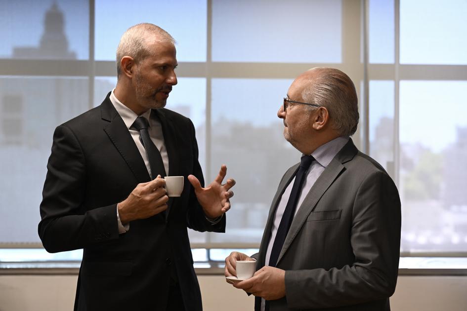 Ministro de Educación de Brasil, Víctor Godoy Veiga, con el ministro Pablo da Silveira.