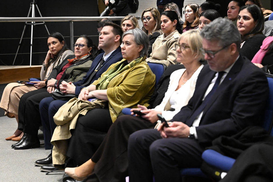 Autoridades en primera fila