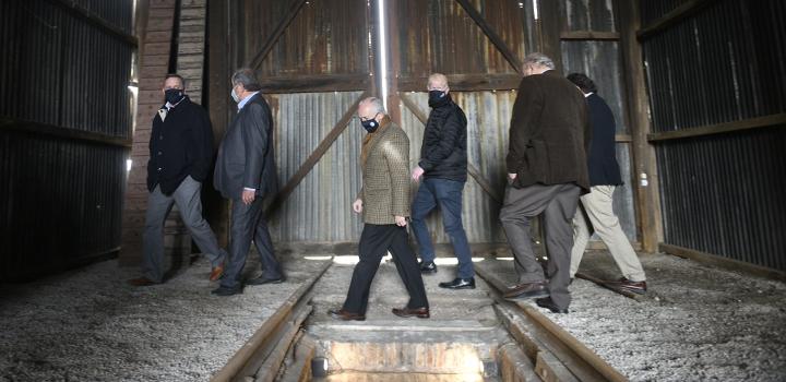 Autoridades recorriendo la Estación Mal Abrigo Autoridades recorriendo la Estación Mal Abrigo