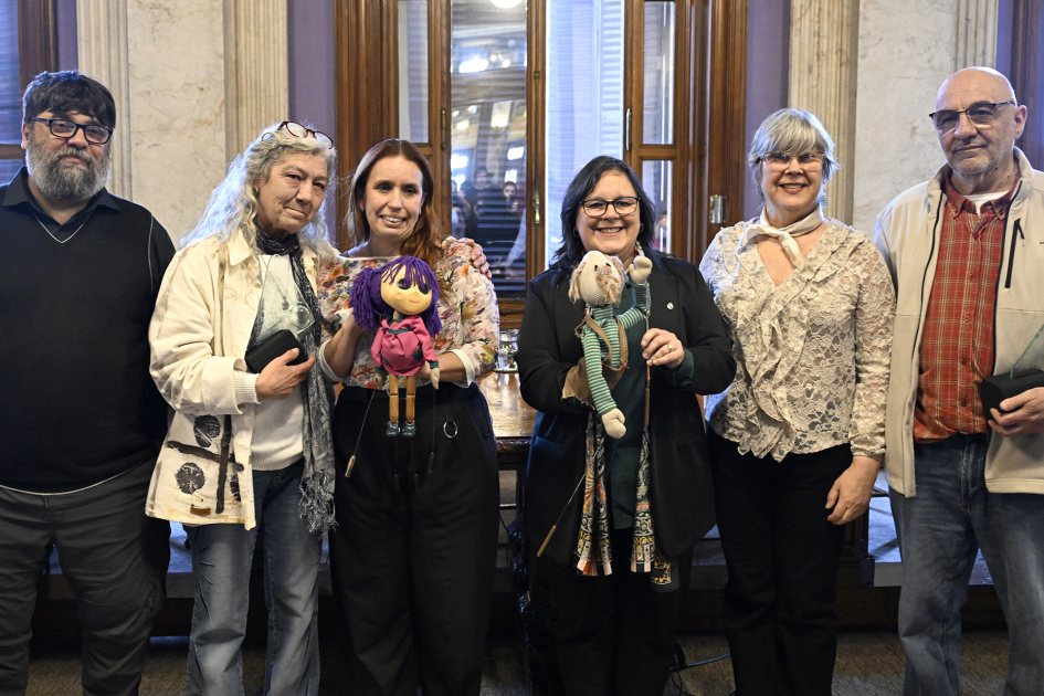 Homenajeados junto a las autoridades