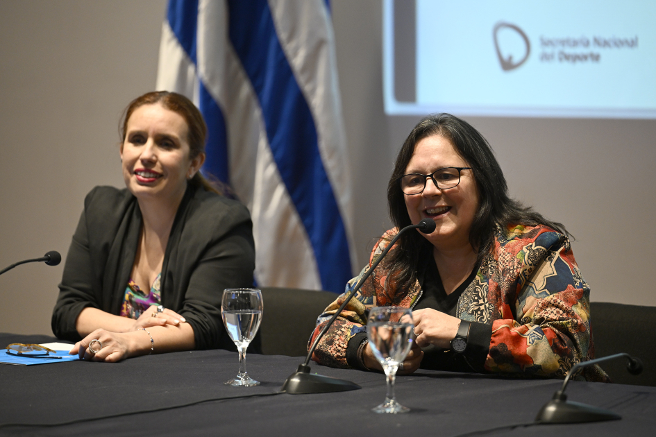 Ministra (i) Gabriela Verde, junto a la Directora Nacional de Cultura, María Eugenia Vidal