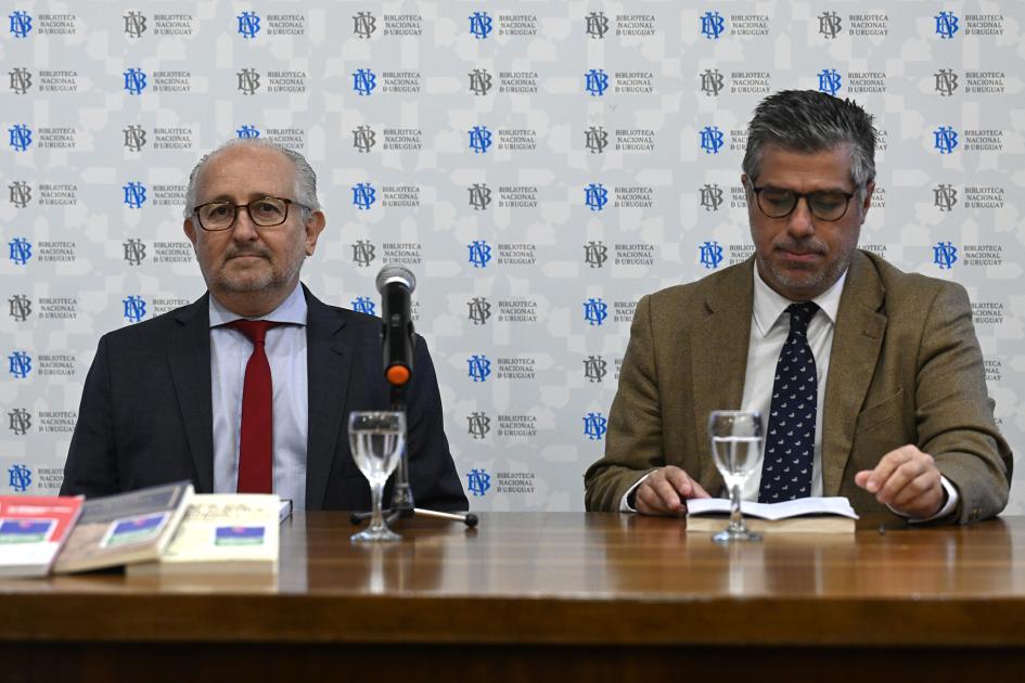 Valentín Trujillo y Pablo da Silveira durante la presentación del Día del Libro 2024.