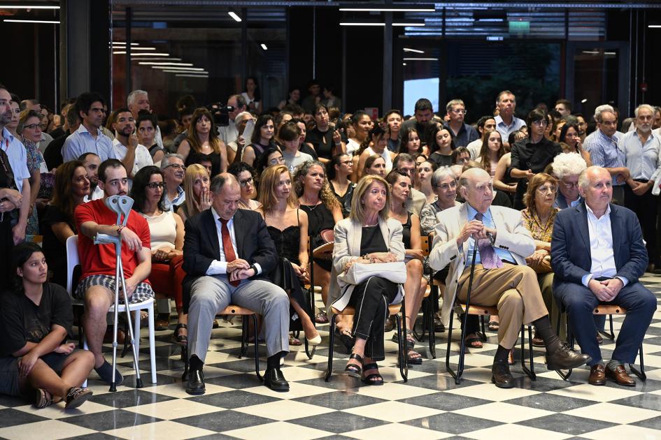 Autoridades durante la inauguración del nuevo edificio de Escuelas Sodre.